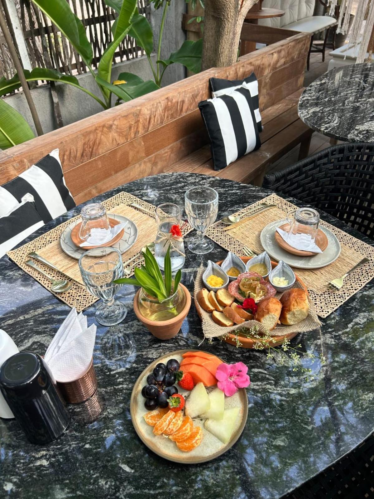 Villa Pantai Boutique Hotel أتينز المظهر الخارجي الصورة