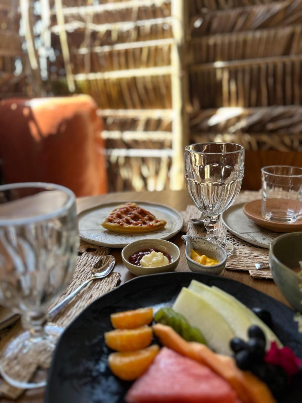 Villa Pantai Boutique Hotel أتينز المظهر الخارجي الصورة