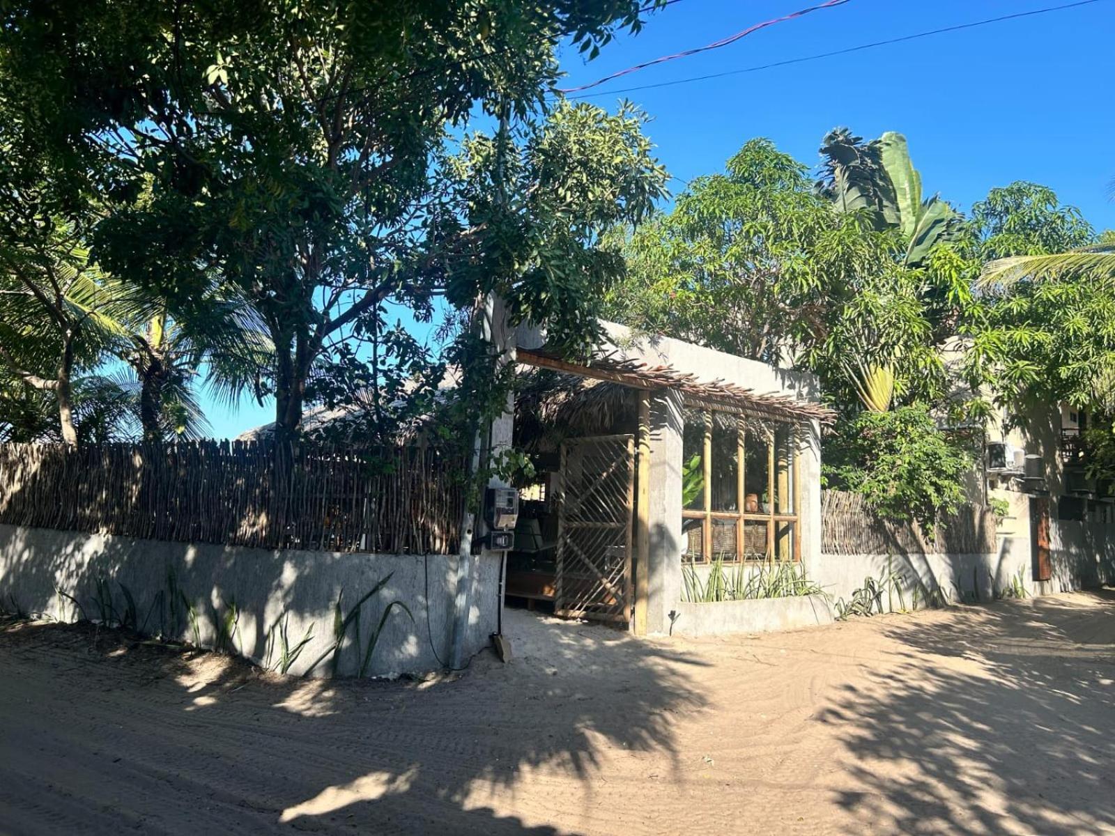 Villa Pantai Boutique Hotel أتينز المظهر الخارجي الصورة
